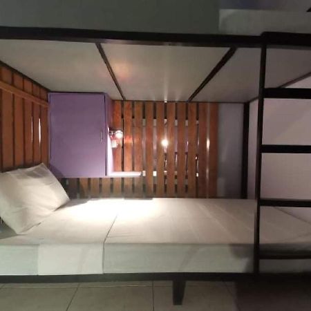 Manila Nomads Hostel マニラ市 エクステリア 写真