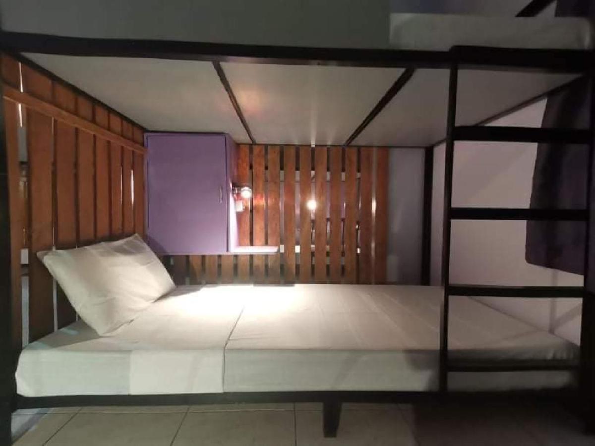 Manila Nomads Hostel マニラ市 エクステリア 写真