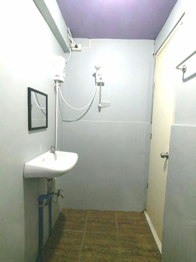Manila Nomads Hostel マニラ市 エクステリア 写真