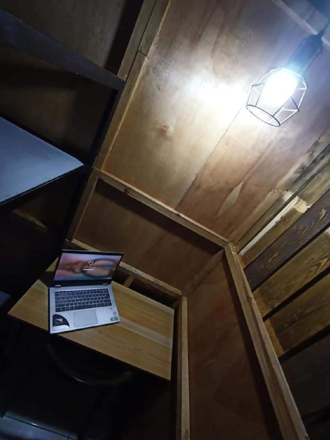 Manila Nomads Hostel マニラ市 エクステリア 写真